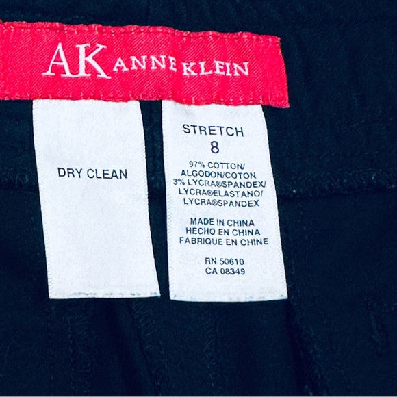 Anne Klein black stretch bermuda shorts with polka dot belt - Picture 4 of 6